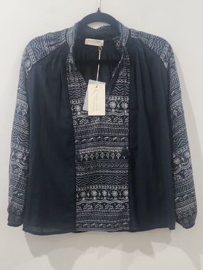 Maison Hotel Sandrine Blouse